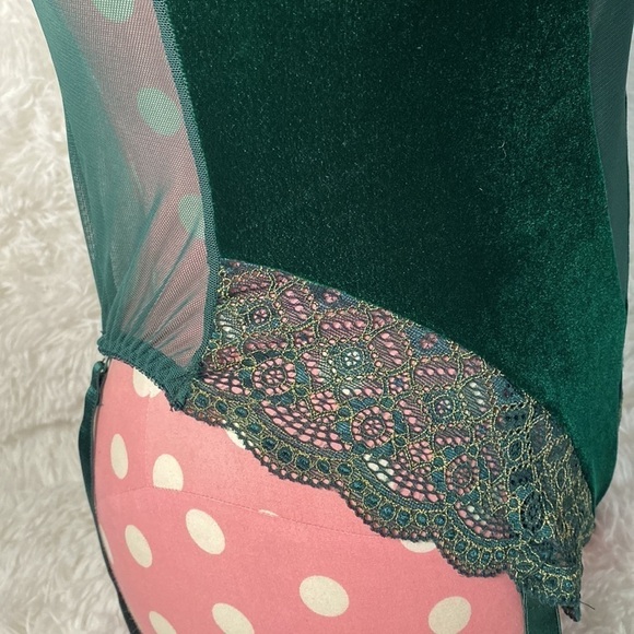 Vintage Victoria’s Secret forest green and gold velvet & mesh bodysuit - Picture 7 of 7